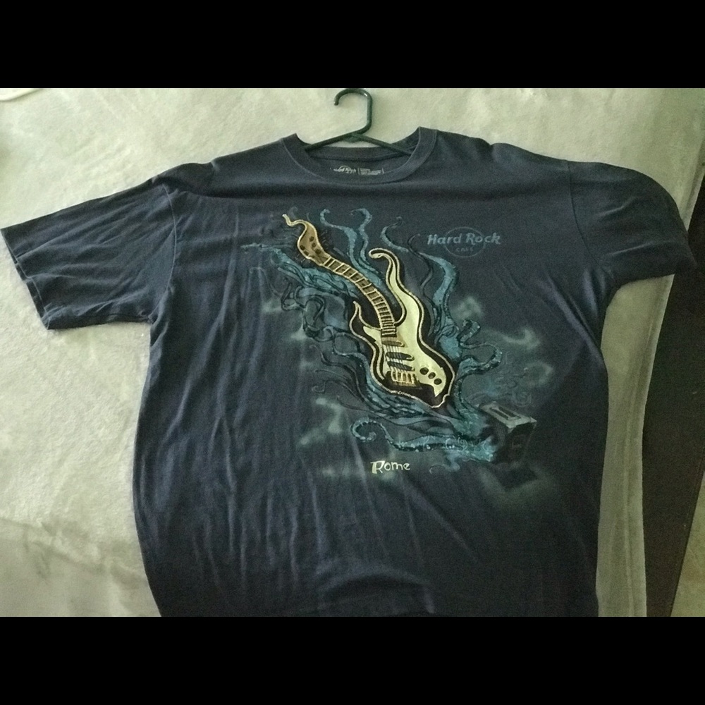🎸Authentic Hard Rock Guitar Tee!